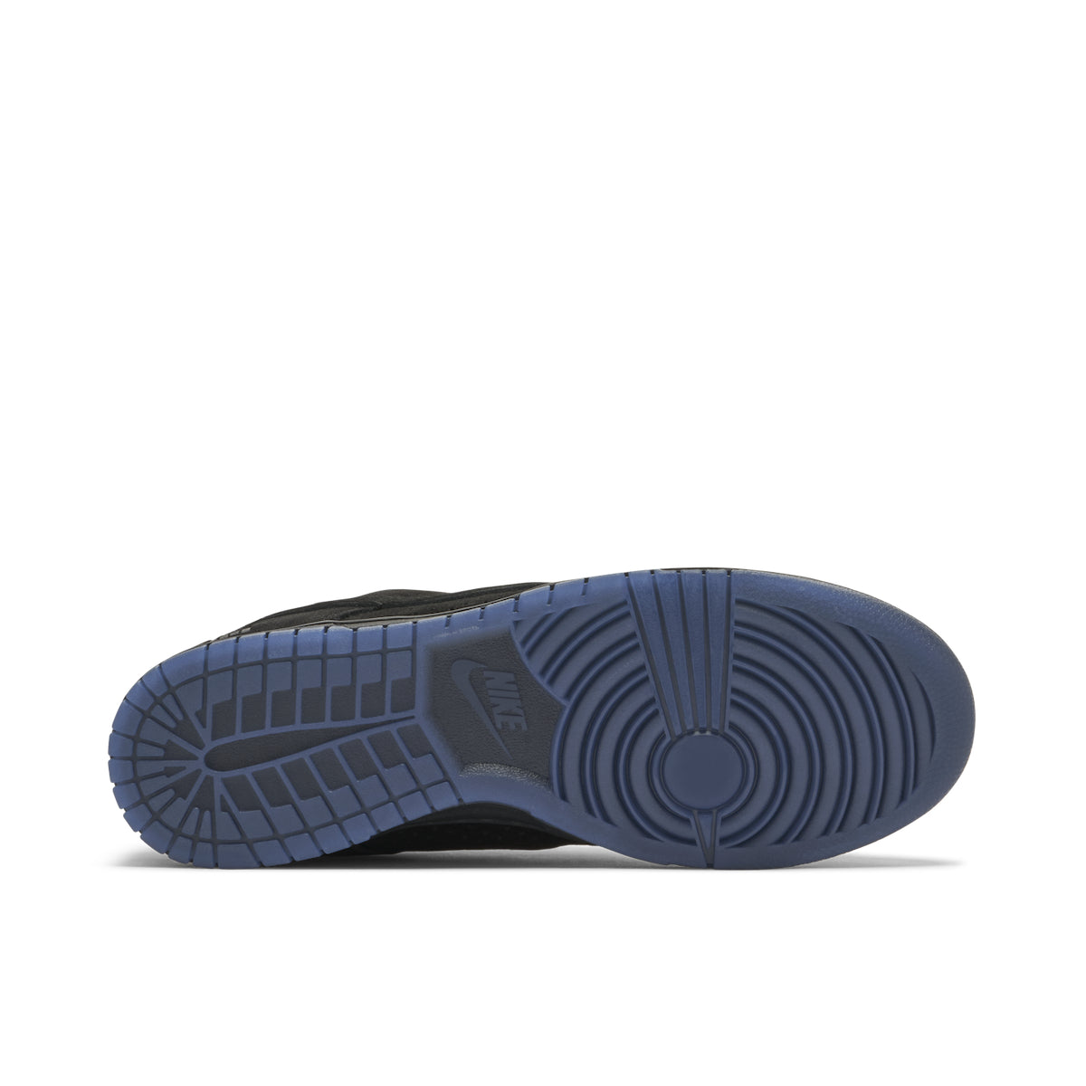 Nike Dunk Low x Undefeated 'Black' Sneakers image 3