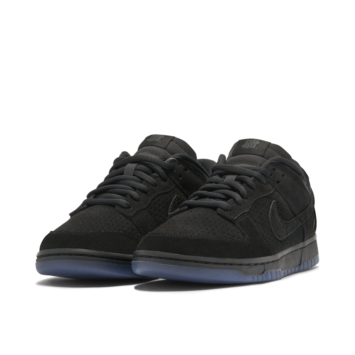 Nike Dunk Low x Undefeated 'Black' Sneakers image 4