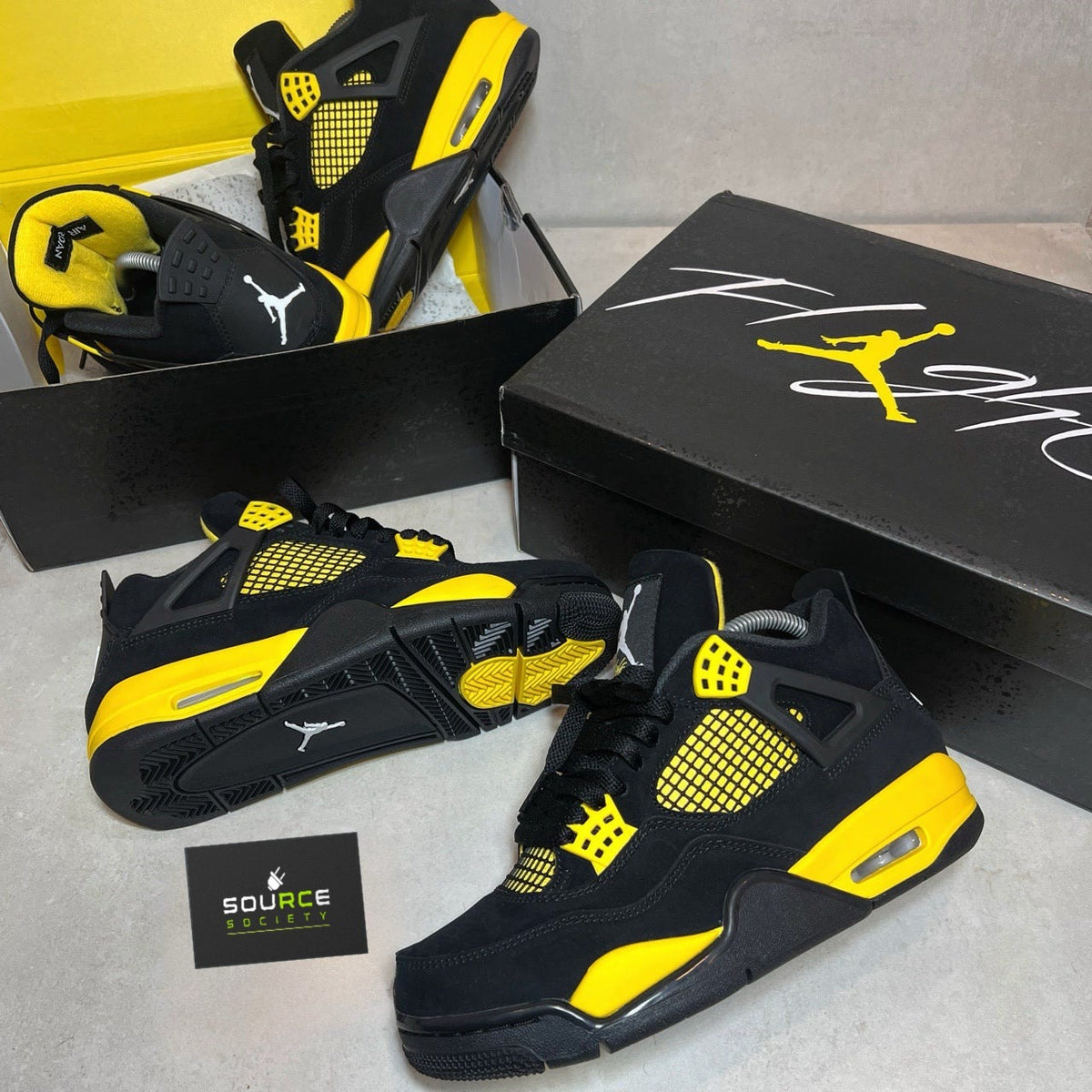 Air Jordan 4 'Thunder' (2023) Sneakers image 2