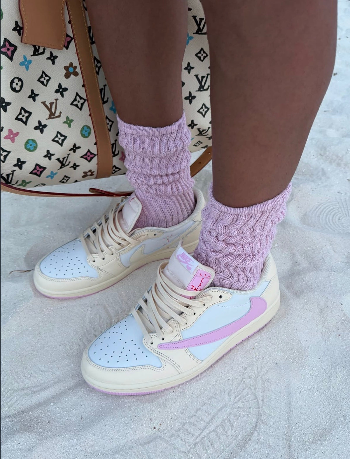 Air Jordan 1 Low x Travis Scott 'Shy Pink' Sneakers image 3