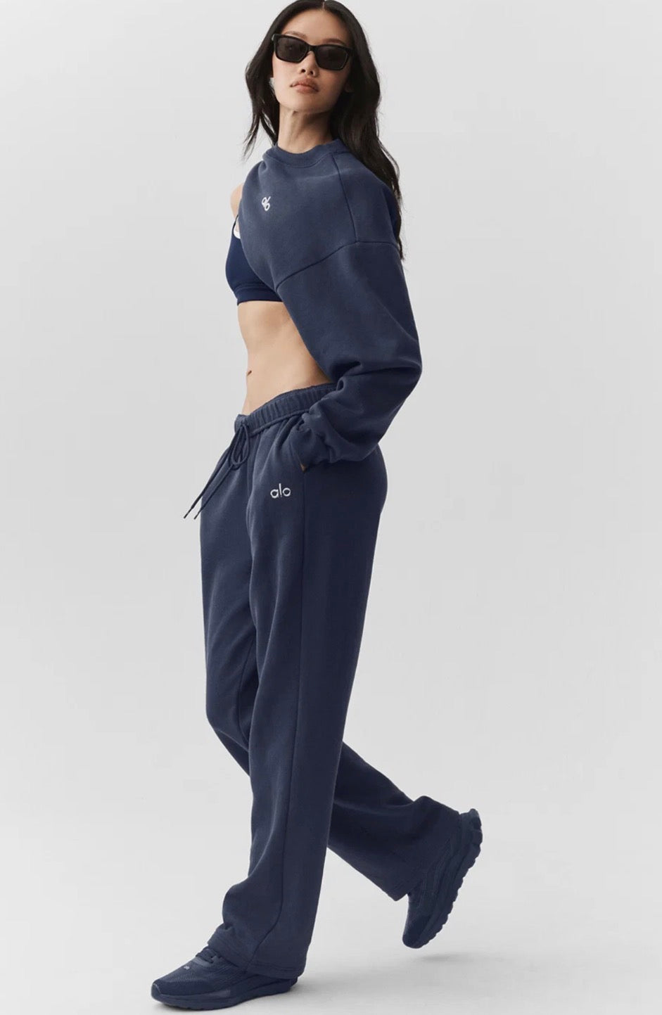 Alo Accolade Straight Leg Sweatpant 'Navy' image 2