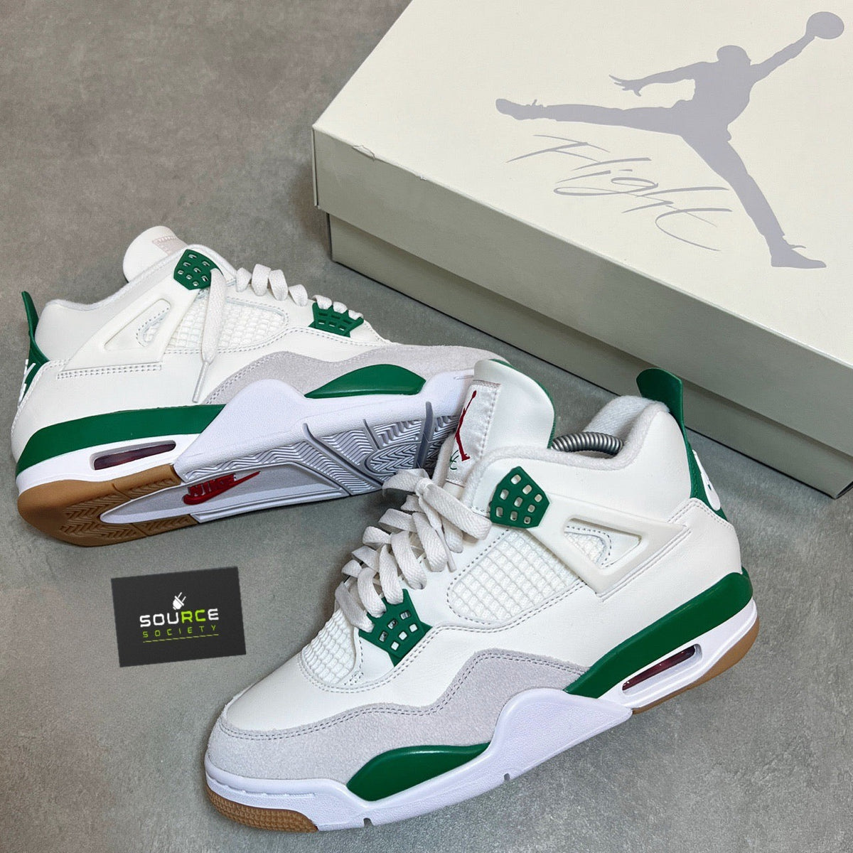 Nike SB x Air Jordan 4 'Pine Green' Sneakers image 2