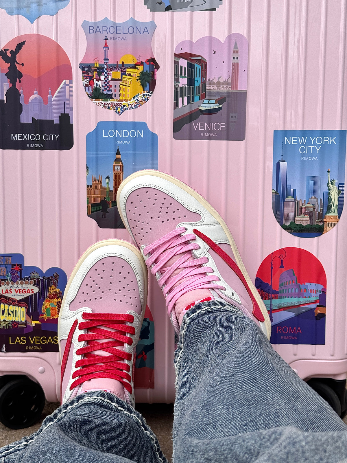 Air Jordan 1 Low x Travis Scott 'Tropical Pink' Sneakers image 3