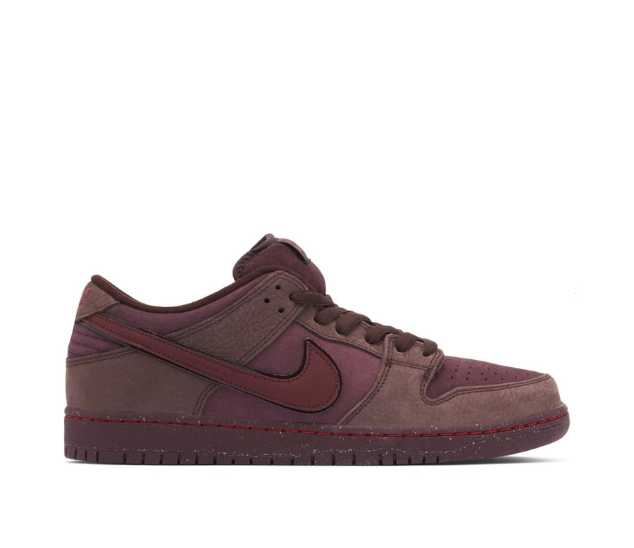 SB DUNK LOW 'CITY OF LOVE BURGUNDY CRUSH'