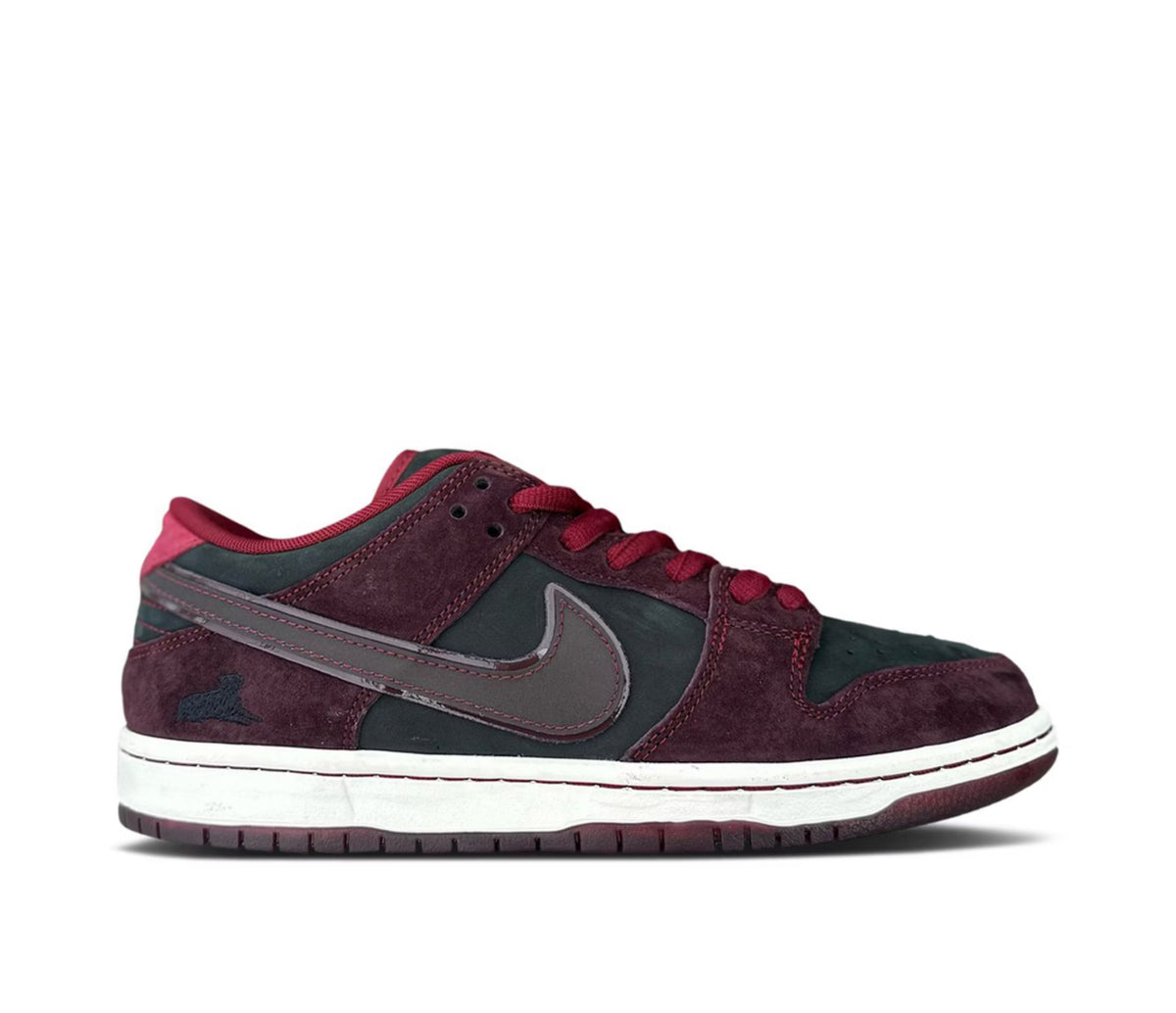 Nike SB Dunk Low 'Riot Skateshop' Sneakers