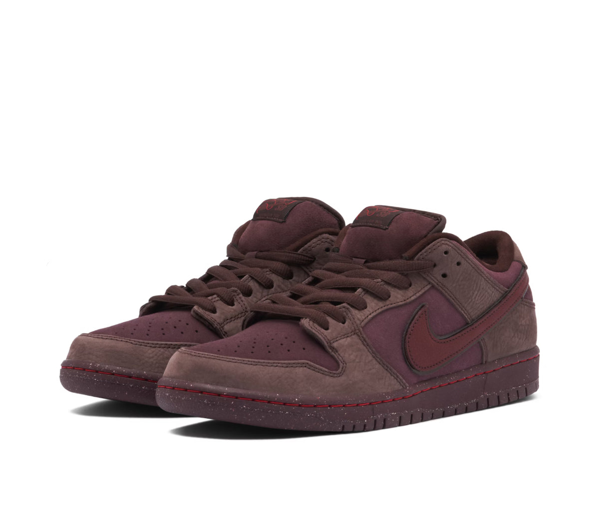 Nike SB Dunk Low 'City Of Love Burgundy Crush' image 3