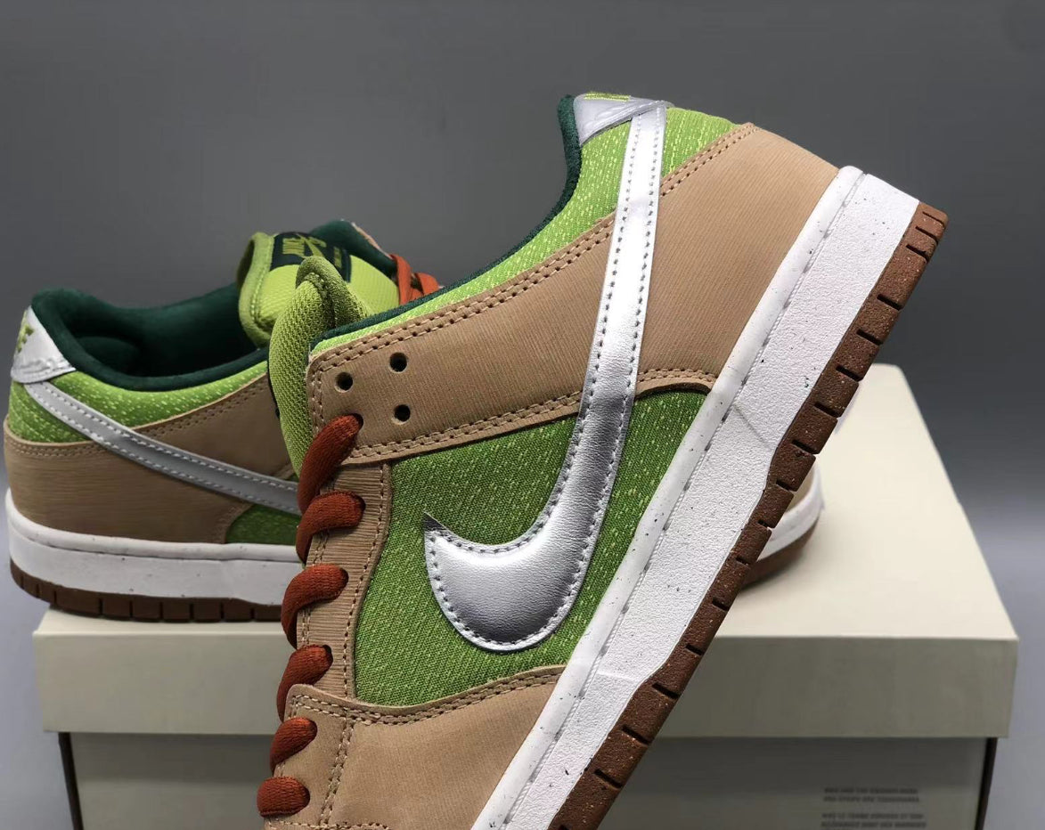 Nike SB Dunk Low 'Escargot' Sneakers image 2