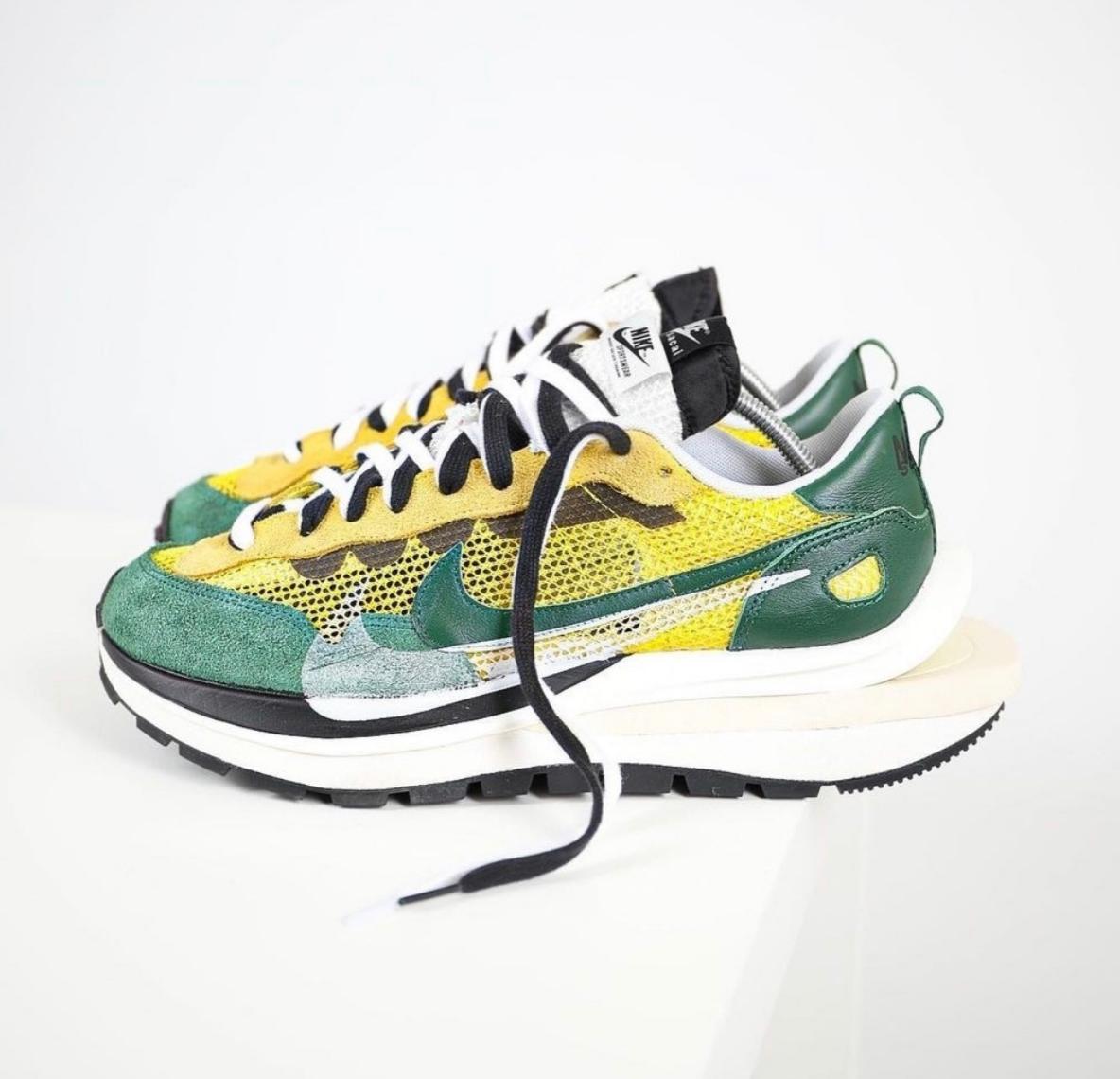 Sacai VaporWaffle 'Tour Yellow Stadium Green' image 2