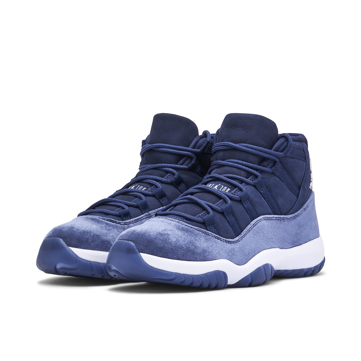 Air Jordan 11 'Midnight Navy Velvet' Sneakers image 2
