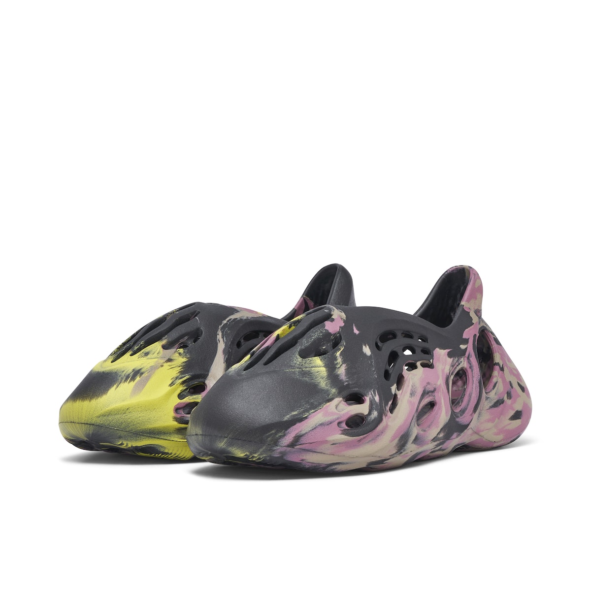 Yeezy Foam Runner 'MX Carbon' Sneakers image 2